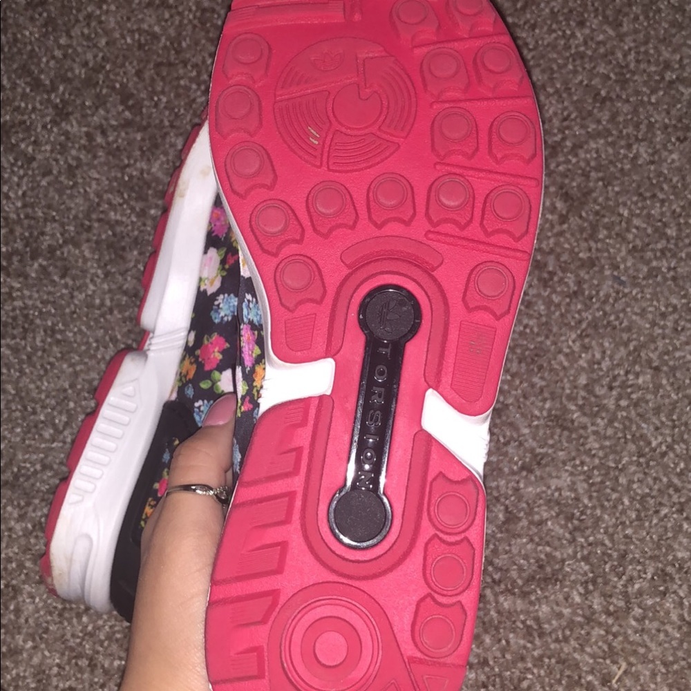shoes - Picture 2 of 3